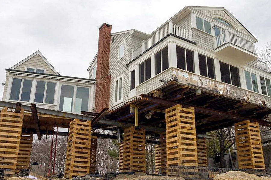 House Raising / Lifting in Greenville, MS